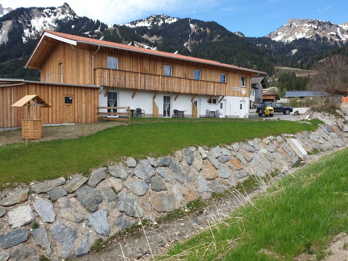 Gaestehaus Am Hahnenkamm 2*